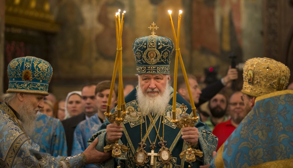 Patriarcha Kirill vyzval Rusov, aby sa zomkli okolo vedenia krajiny
