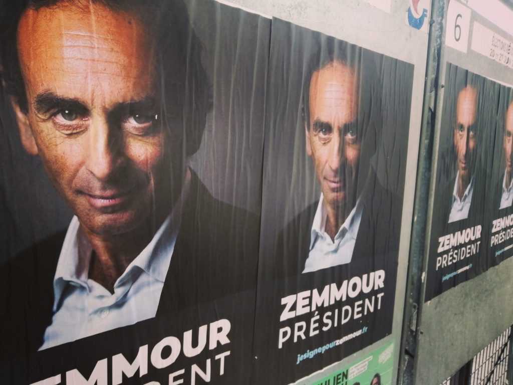 Ministerstvo remigrácie, ktoré navrhuje Zemmour, podporila v prieskume väčšina Francúzov