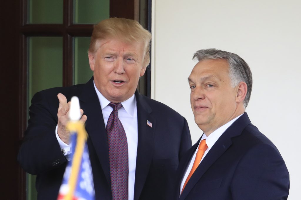 Je húževnatý, múdry a miluje svoju krajinu. Trump vyjadril Orbánovi pred voľbami totálnu podporu