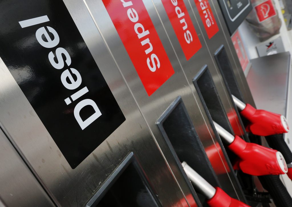 Dočasne znížená DPH na benzín a naftu sa nezavedie, ako navrhovala SaS