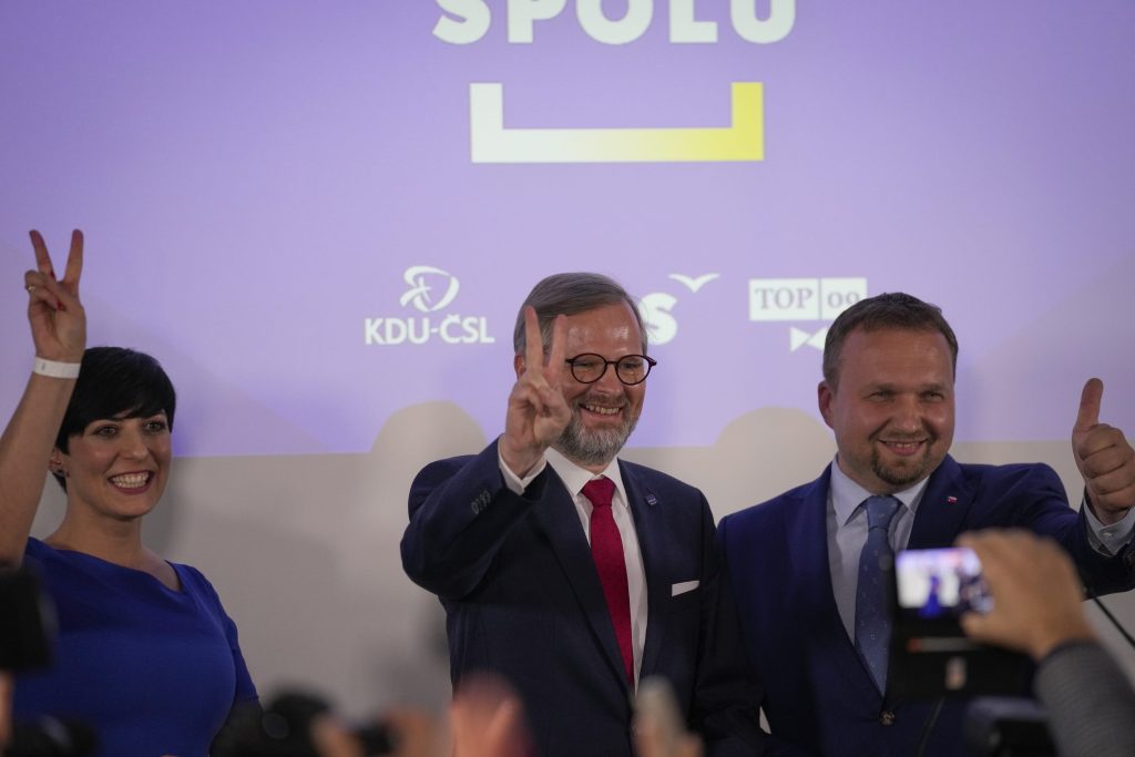 České senátne voľby sa skončili úspechom vládnych strán. Vystrčilova výhra je osobnou prehrou Babiša, odkázal Fiala