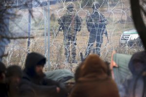 V migrácii EÚ kryje Poľsku chrbát. Lukašenko môže migrantov nasmerovať aj na Slovensko