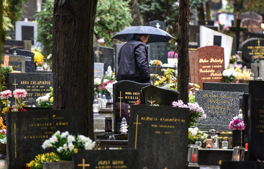 Už do konca novembra zomrelo na Slovensku najviac ľudí od druhej svetovej vojny