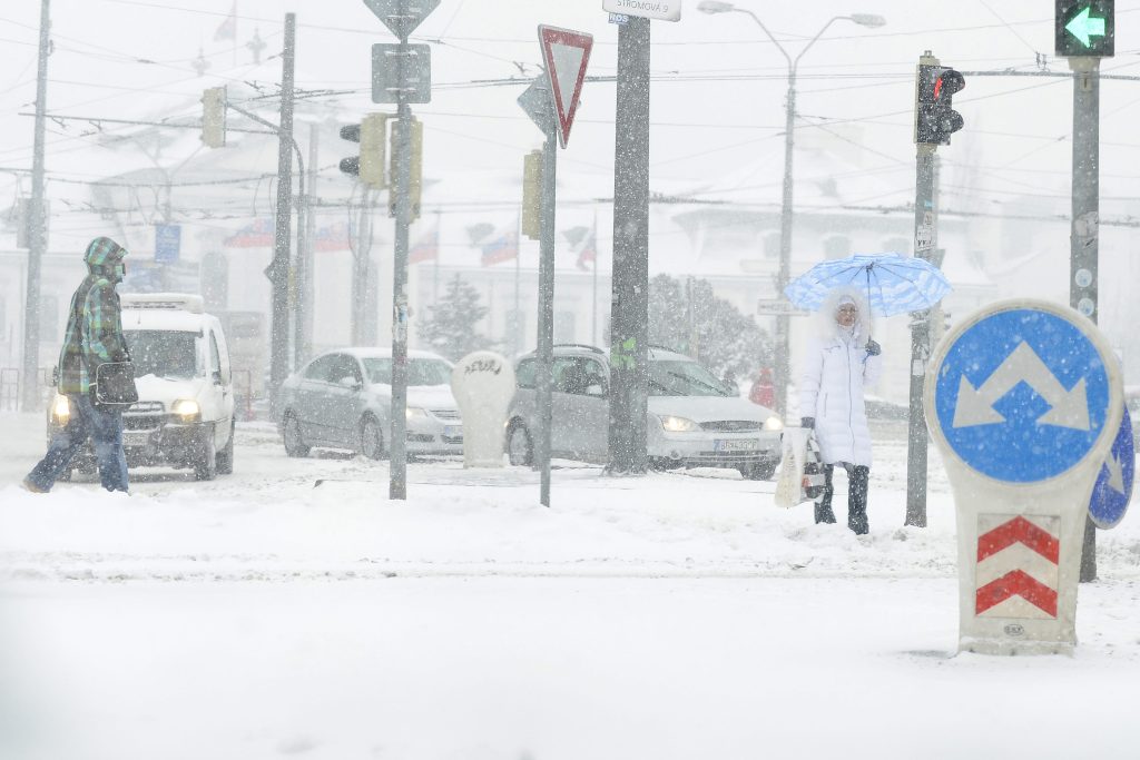 Bratislava dnes zažije najsilnejšie sneženie od roku 2013. Kalamitu vtedy využili bežkári