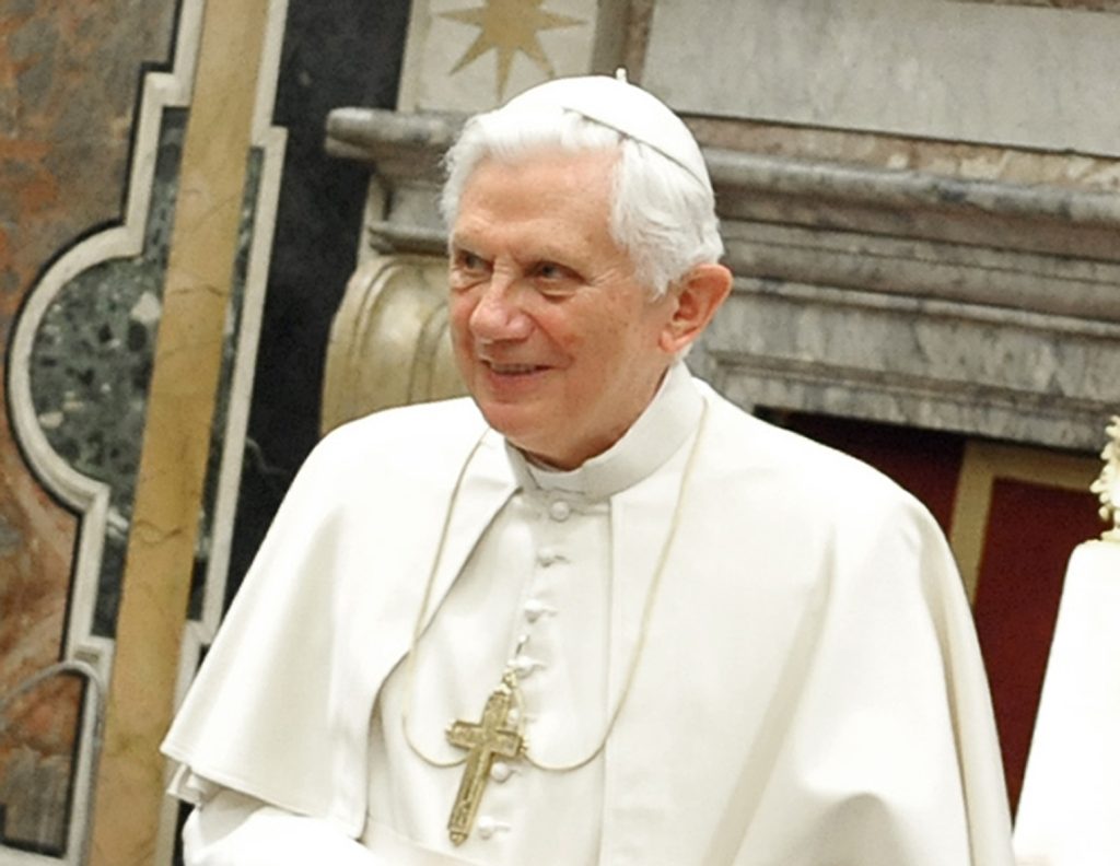 Čo odhalilo obvinenie Ratzingera? Mocenský boj v cirkvi, píšu vatikanisti