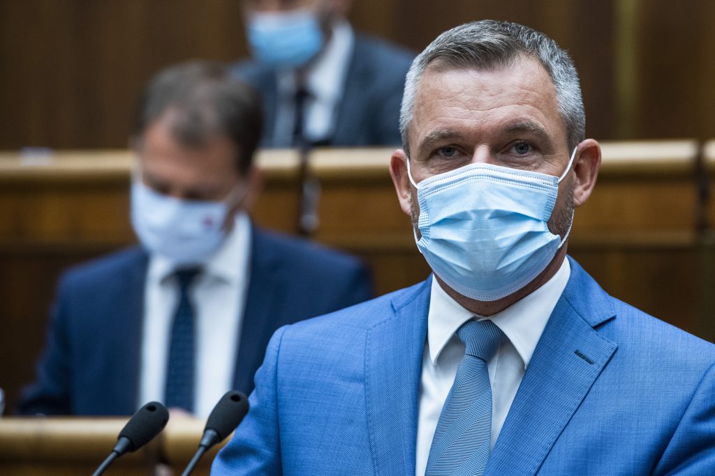 Hlas čaká, kým Fico naformuluje referendovú otázku o základniach NATO na našom území. Zber podpisov sa začne hneď potom