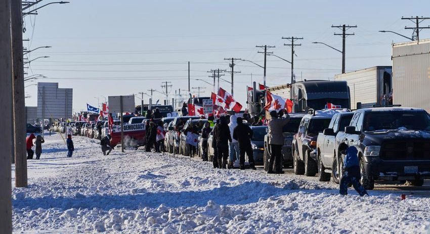 Obrovský protest proti covid politike: Kanaďania v mnohokilometrovej kolóne žiadajú hlavu premiéra