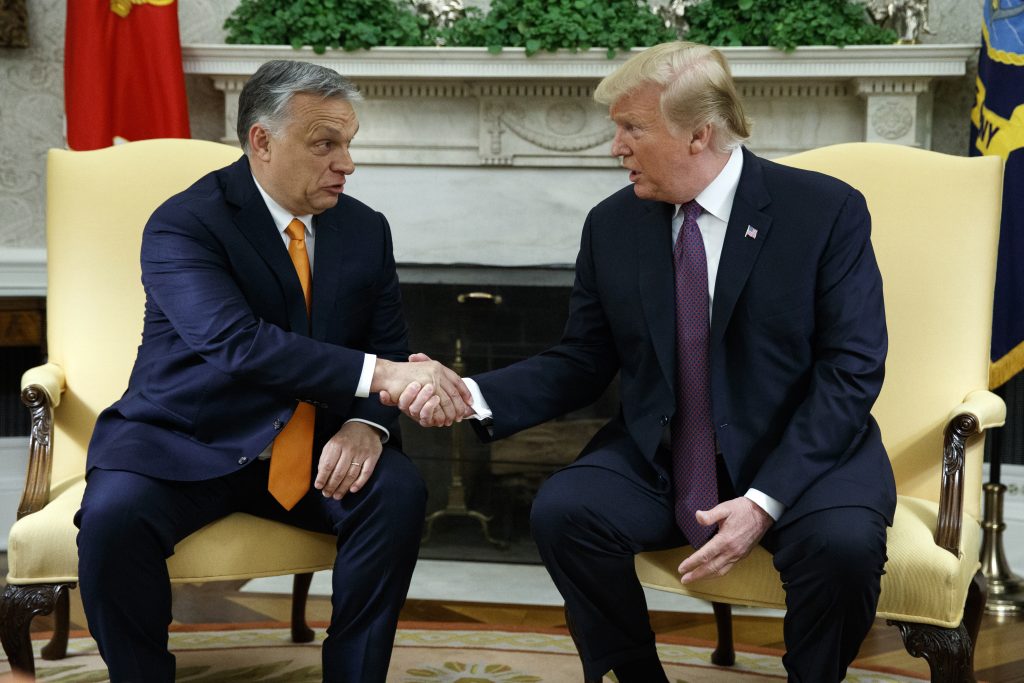 Orbán pozval Trumpa do Budapešti. Chce, aby ho podporil vo voľbách