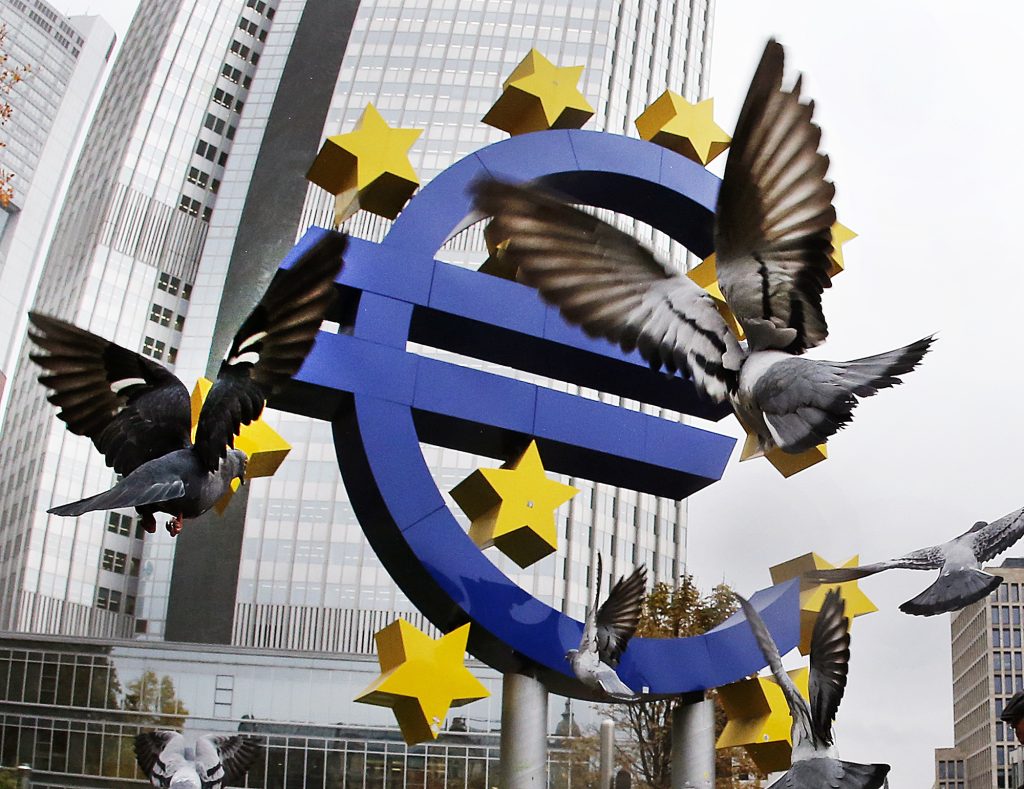 Európska centrálna banka zvýšila po rokoch základnú úrokovú sadzbu