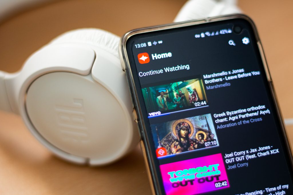 AudioTube ponúka počúvanie vašich obľúbených pesničiek z YouTube bez reklám a so zamknutou obrazovkou