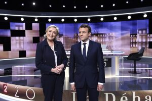 Le Penová môže vyhrať voľby, ale favoritom je Macron. Zvíťazí lepší rečník, ktorý presvedčí nerozhodnutých voličov