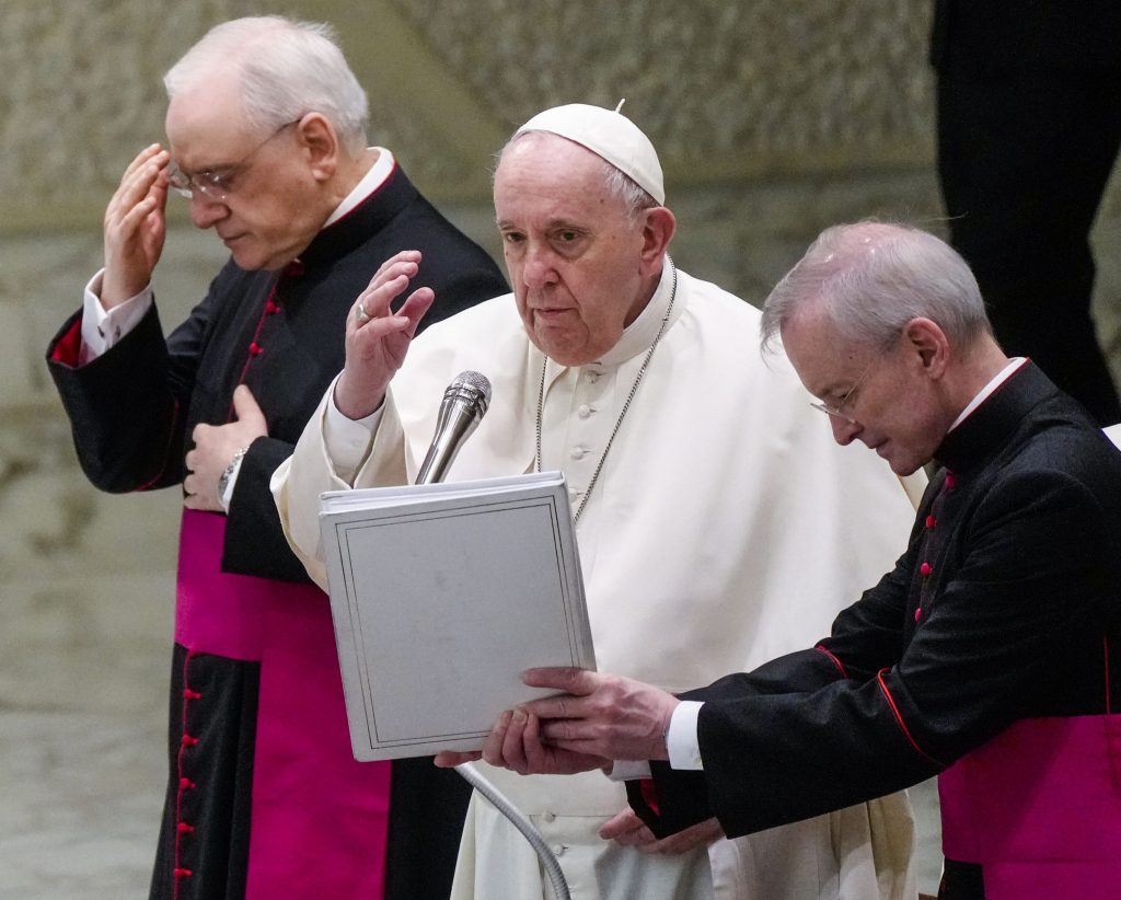 Týždeň pápeža: František sa zastal vyberačov daní a vyzval k bratstvu, inak sa všetko zrúti