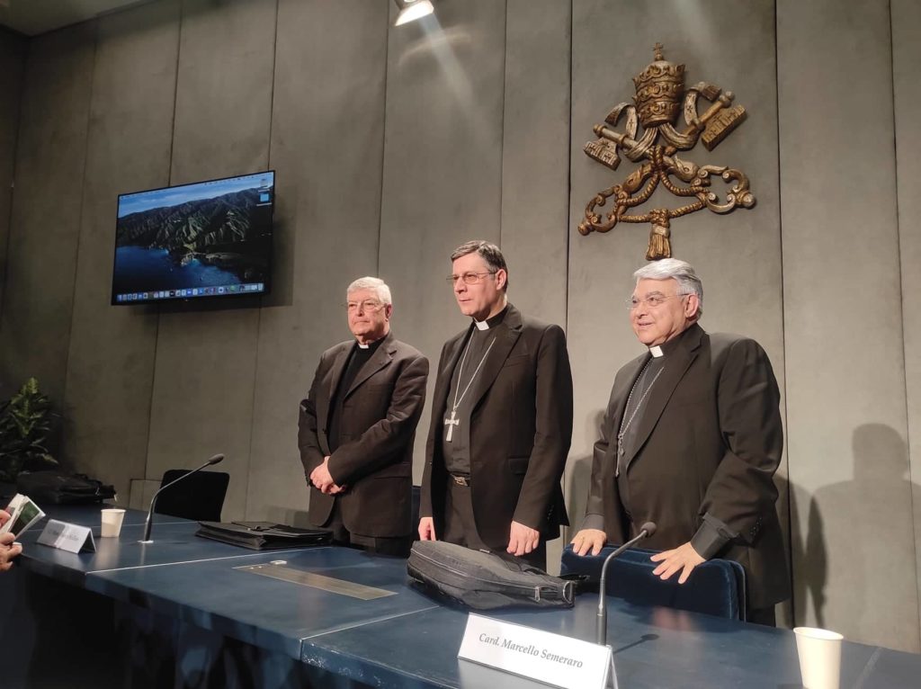 Františkova nová revolučná ústava: je tu revolúcia Vatikánu i novinárov