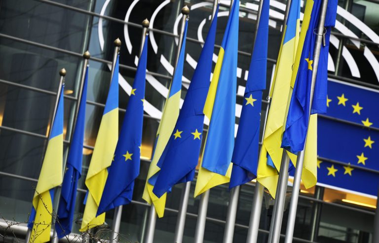 EÚ vypláca Ukrajine ďalších 1,5 miliardy eur v podobe makrofinančnej pomoci