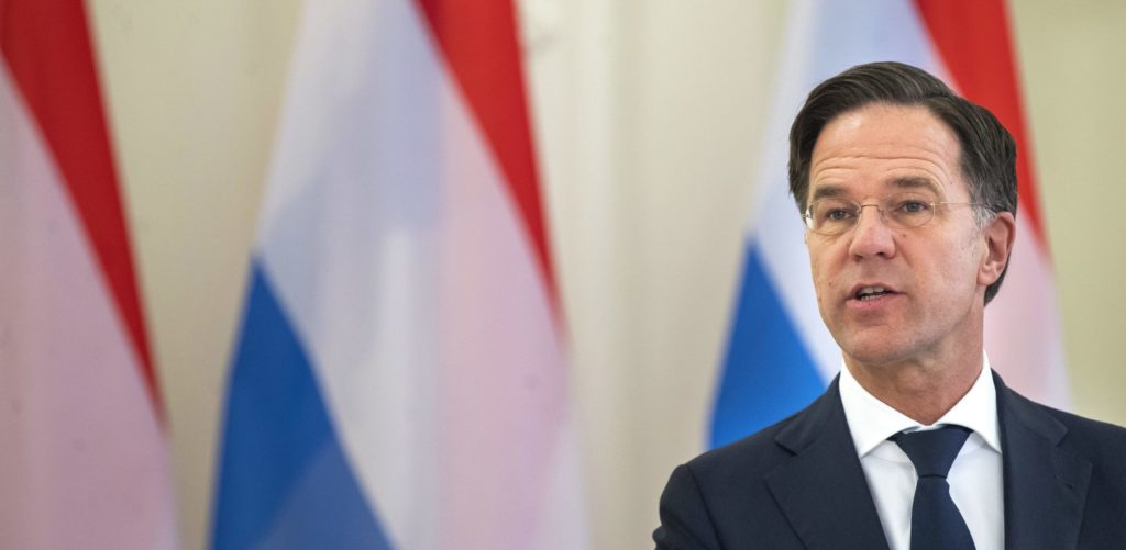 Únia je príliš závislá na ruskej rope a plyne, aby to už zajtra zmenila, uviedol holandský premiér