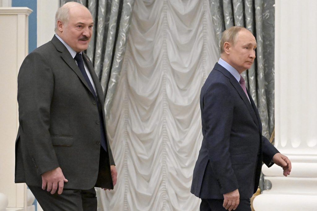 Putin sa stretne s Lukašenkom. Bielorusko mu drží stranu, ale do vojny sa zapojiť nechce