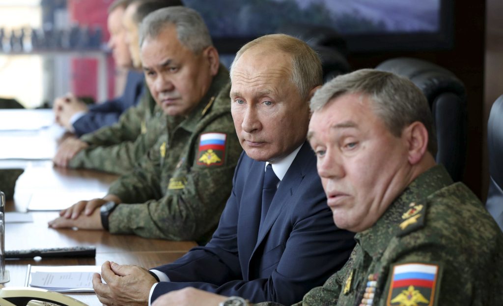 Jadrové strašenie Putina: Rozkaz by museli potvrdiť ďalší dvaja muži