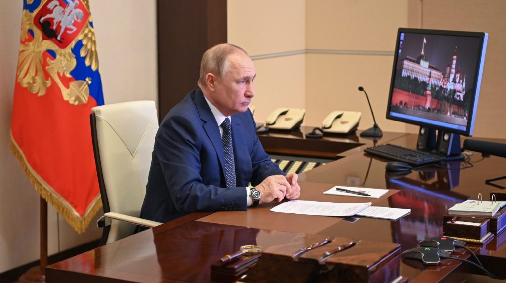 Putin: Vyhlásenie bezletovej zóny nad Ukrajinou budeme považovať za útok. Sankcie prirovnal k vyhláseniu vojny