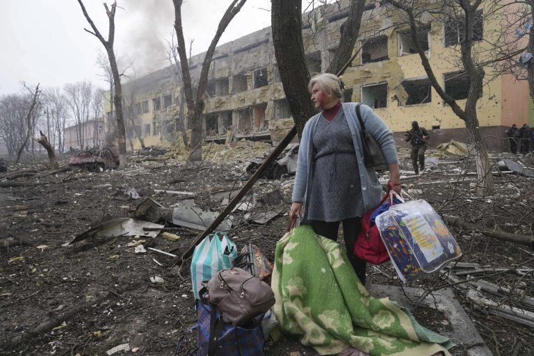 Rusi odišli z Novej Kachovky, miestnych obyvateľov okradli, tvrdí ukrajinská armáda
