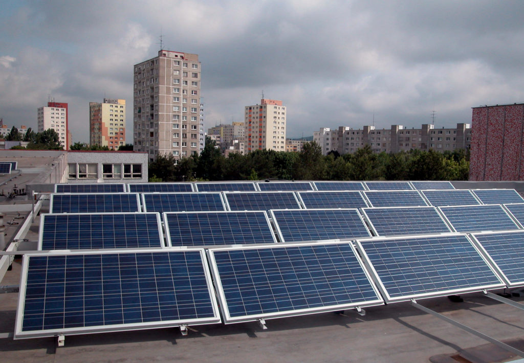 Povinné solárne panely na budovách či vyšší podiel obnoviteľnej energie. Uniknutý návrh prezrádza plány eurokomisie