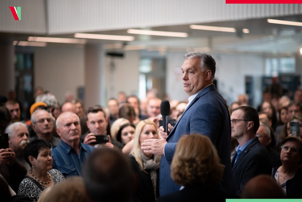 Orbánova mobilizácia v deň volieb: Všetci komunisti hlasujú, buďme tam aj my