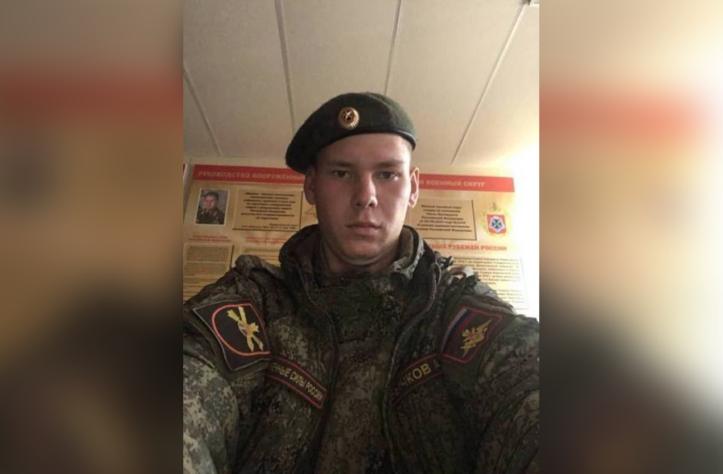 V Rusku zadržali vojaka, ktorý si na Ukrajine natáčal, ako zneužíva ročné batoľa