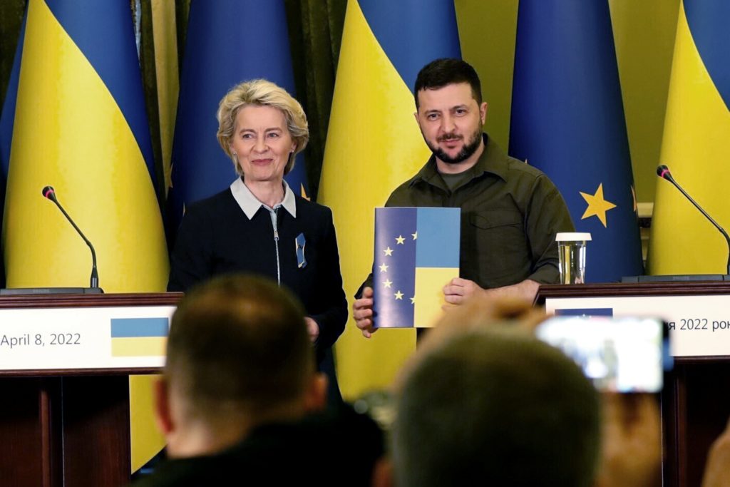 Ukrajina a Moldavsko sa stali kandidátmi na členstvo v EÚ. Zelenskyj hovorí o historickom momente