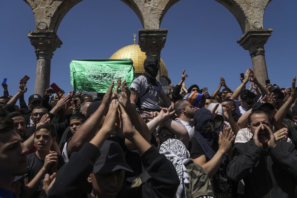 Napätie v Izraeli: Polícia vnikla do areálu mešity al-Aksá, dvoch Palestínčanov zatkla