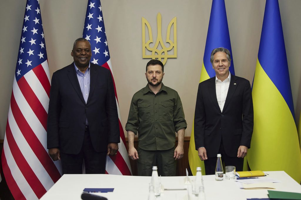 Biden mal upozorniť svojich ministrov, aby miernili rétoriku o podpore Ukrajiny