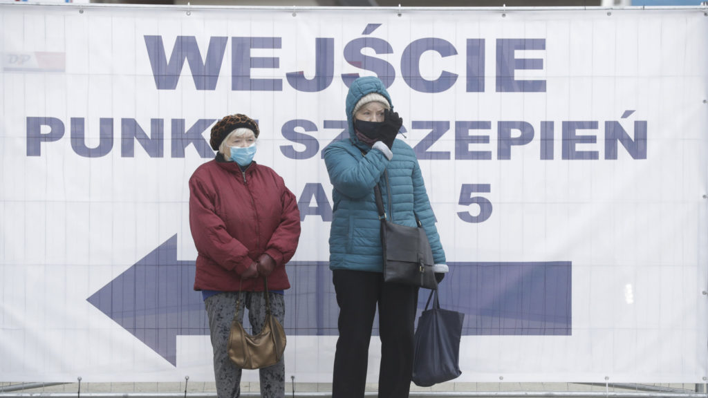Poľsko odkazuje Bruselu a Pfizeru: Odmietame prijímať ďalšie vakcíny proti covidu a platiť za ne