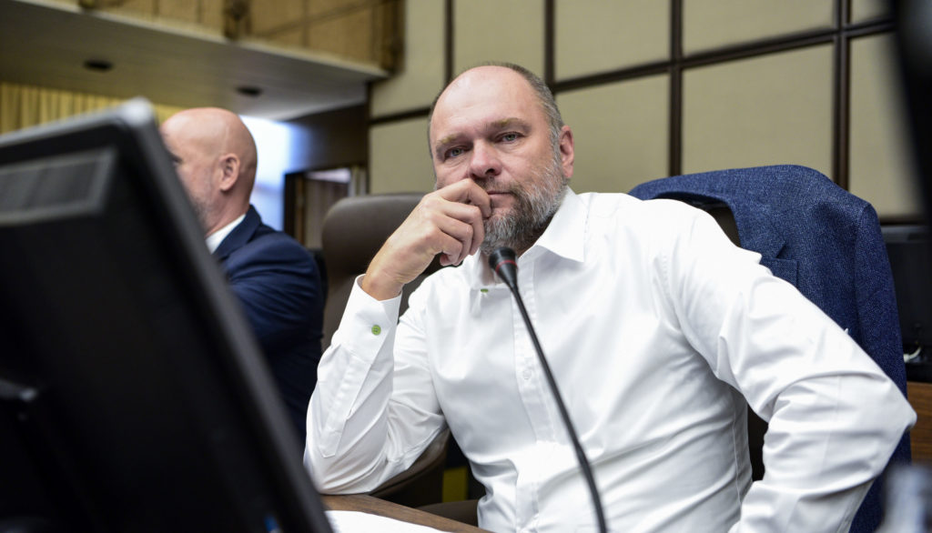 Domyslieť veci nikdy nebolo silnou stránkou Matoviča, vraví Sulík. Koalícia sa stále nedohodla na inflačnom balíčku
