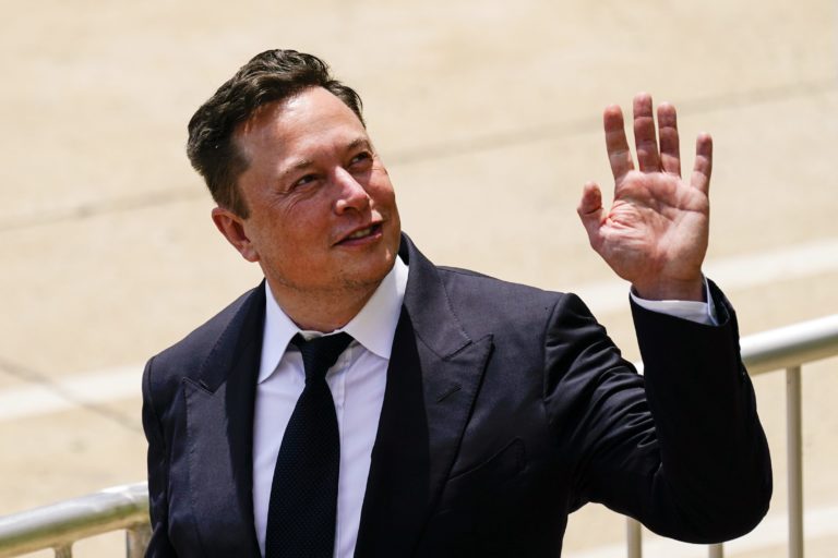 Elon Musk plánuje návštevu Číny, chce sa stretnúť s novým premiérom