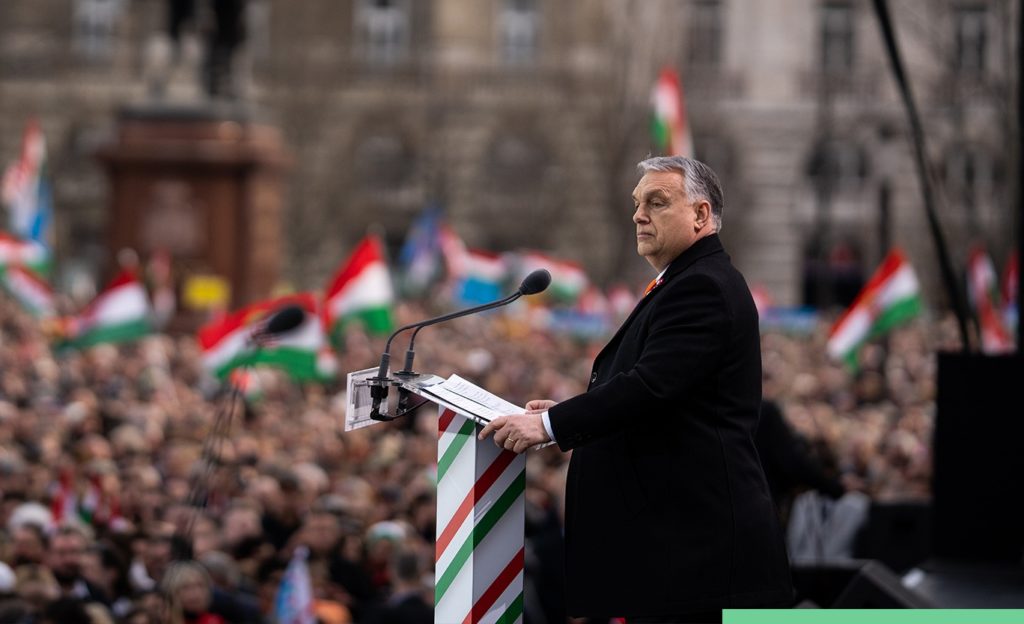 Orbán vyhlásil stav vojnovej hrozby. Umožní to chrániť Maďarsko a maďarské rodiny, dodal
