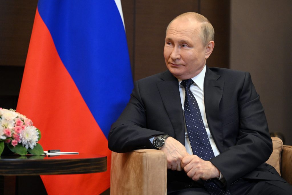 Putin je už možno týždne mŕtvy a nahrádza ho dvojník, špekuluje britská tajná služba