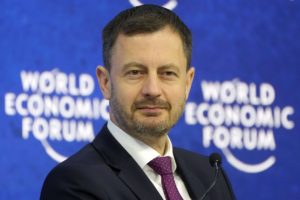 Ak padne Ukrajina, Slovensko je ďalšie na rade, varoval Heger v Davose