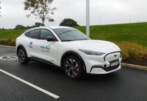 Elektromobil nie je o nič zelenší ako bežné auto, uvádza štúdia európskeho programu Green NCAP