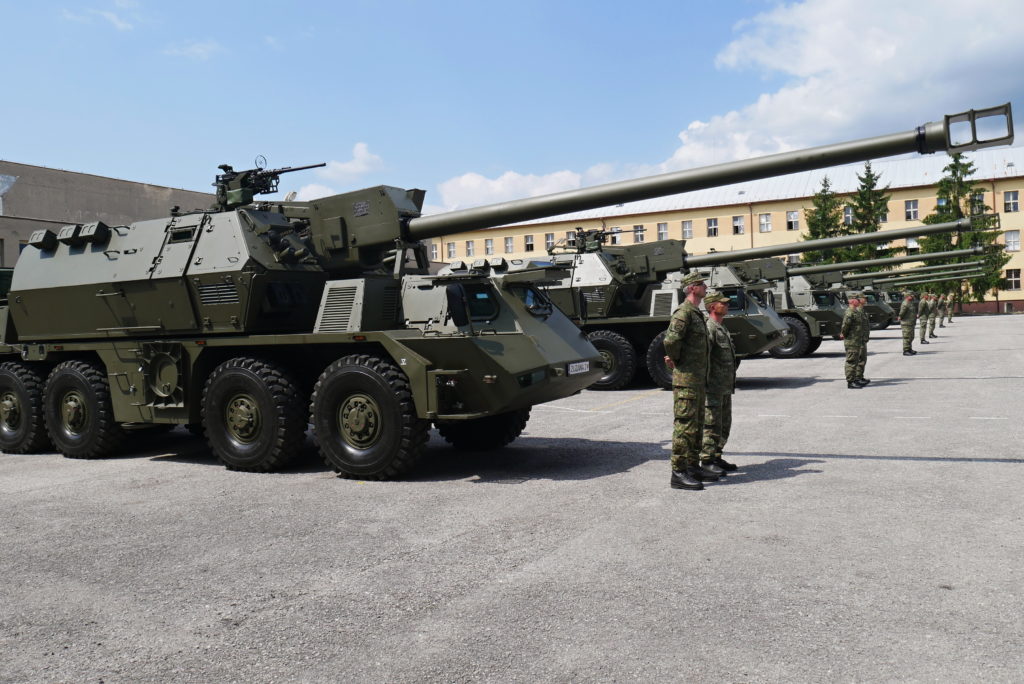 Slovensko predá Ukrajine osem húfnic Zuzana
