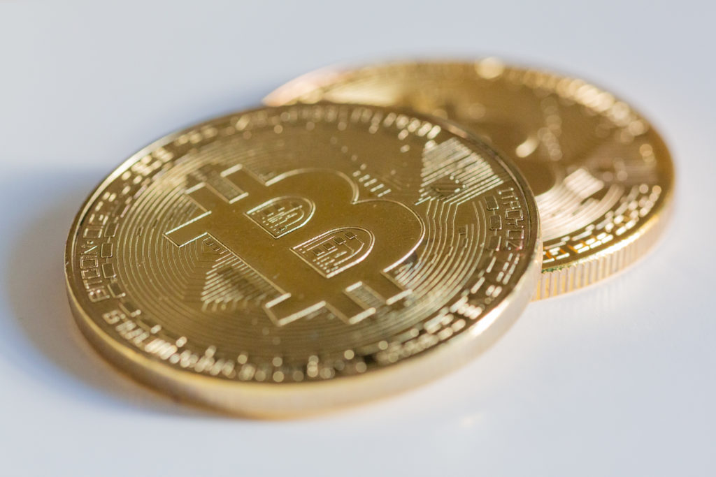 Spoznať bublinu v bitcoine je mágia, pri elektrine ju dokážeme vycítiť