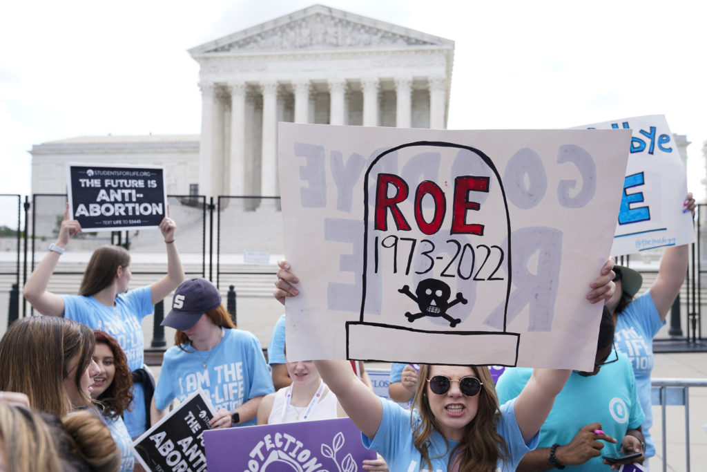 Obrovské víťazstvo pro-life hnutia: Najvyšší súd USA ukončil ústavné právo na interrupciu