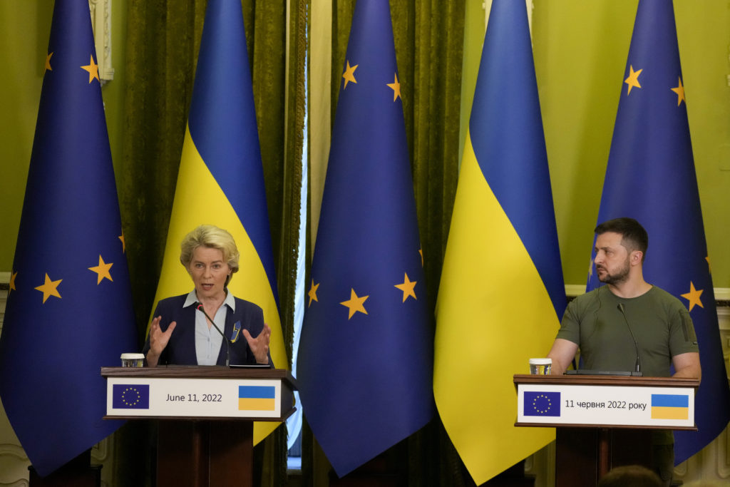 Európska komisia sa do týždňa vyjadrí k ukrajinskej prihláške do EÚ, povedala Leyenová v Kyjeve