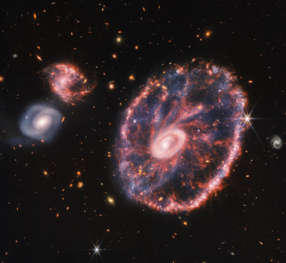 Webbov teleskop odfotil galaxiu Koleso voza vzdialenú pol miliardy svetelných rokov
