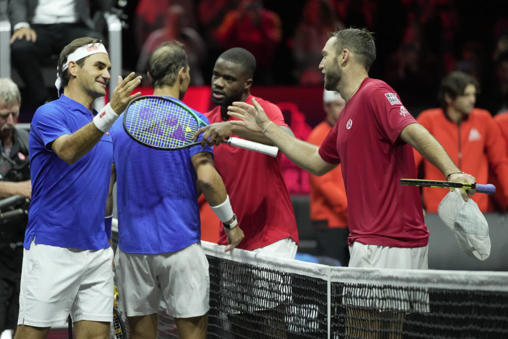 Tenis: Federer sa rozlúčil s kariérou prehrou vo štvorhre po boku Nadala