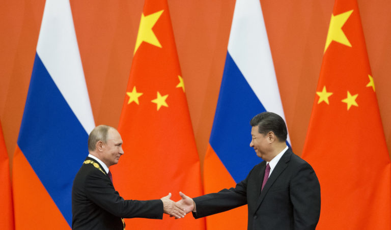 Čína je blízko dodania zbraní Rusku. Vojna na Ukrajine sa môže zmeniť v epochálny boj troch superveľmocí, píše New York Times