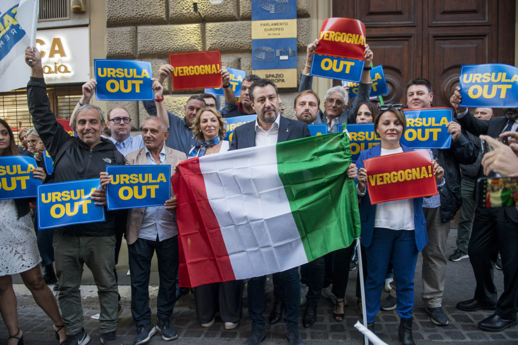 Ursula preč. Salvini vyzval von der Leyenovú na odstúpenie