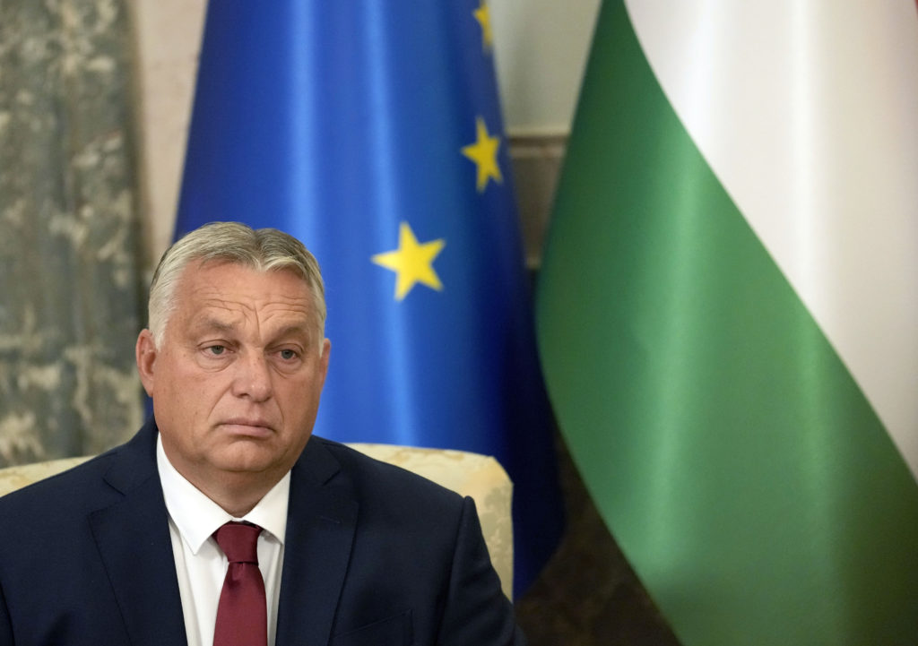 Blíži sa čas prehodnotiť členstvo v EÚ, mal povedať Orbán spolustraníkom