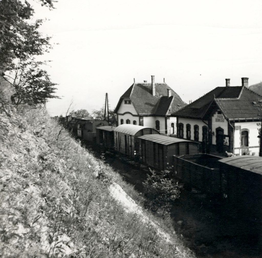 Obrovská nehoda nacistického vlaku a chátrajúca železničná stanica. Čo sa stalo v slovenskom Semmeringu