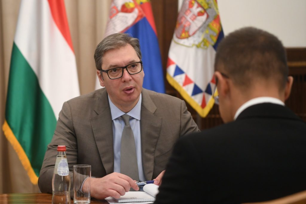 Vučič: EÚ má iný meter na celistvosť Ukrajiny a Srbska. Referendum o vstupe do Únie by u nás neuspelo
