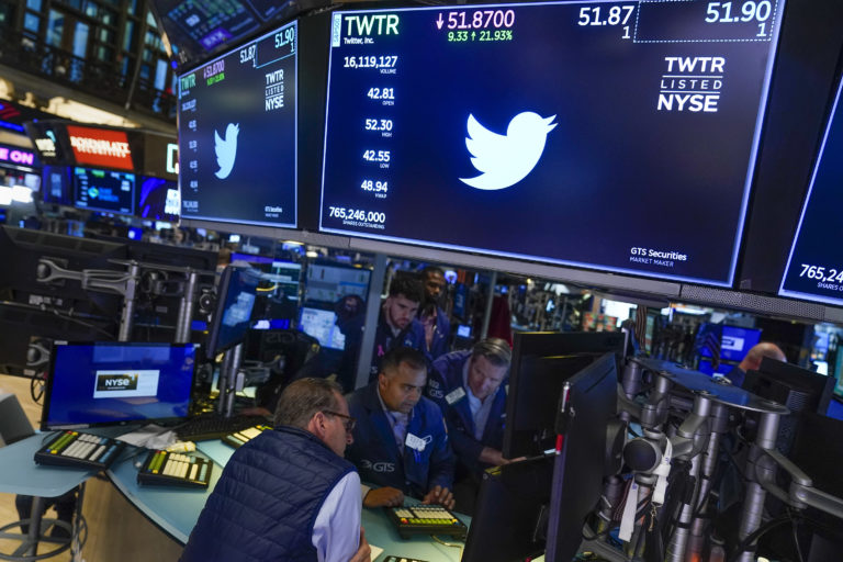 Údaje vyše 200 miliónov používateľov Twittera unikli na internet. Ide o jeden z najväčších útokov na sociálnu sieť