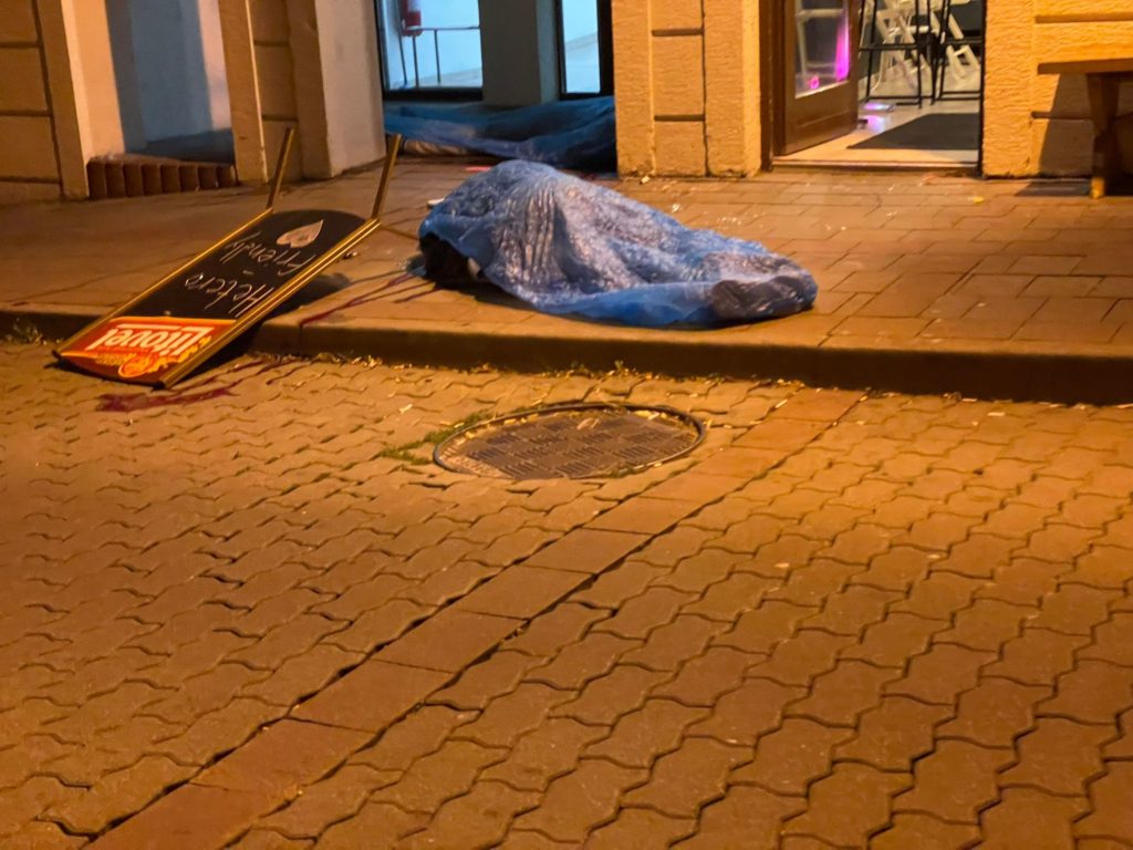 Zastrelený muž na Zámockej ulici. Foto: Štandard
