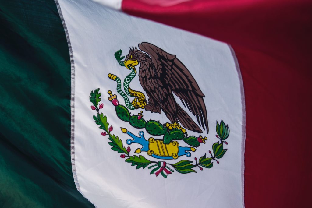 Útok ozbrojencov na radnicu v Mexiku si vyžiadal najmenej 18 obetí vrátane starostu